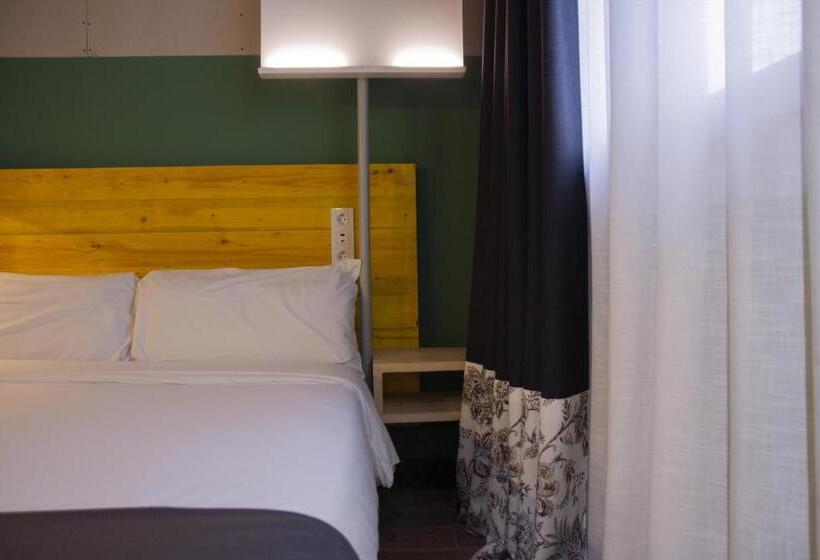 اتاق لوکس, Room00 Valencia Hostel