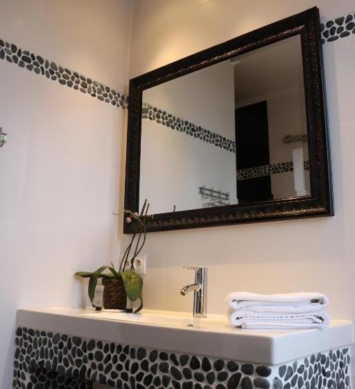 اتاق استاندارد, Hostel Lybeer