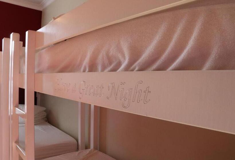 اتاق استاندارد چهار تخته, Hostel Lybeer
