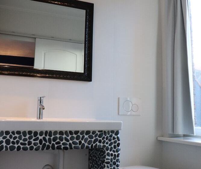 اتاق استاندارد, Hostel Lybeer