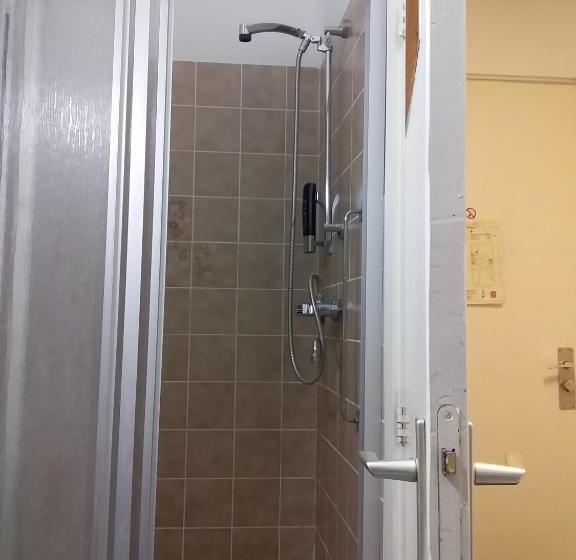 اتاق استاندارد یک نفره, Baan