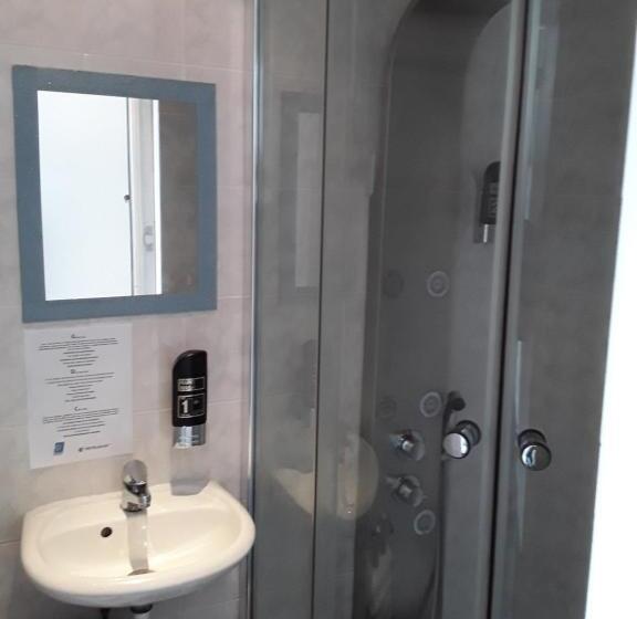اتاق اکونومی, Baan