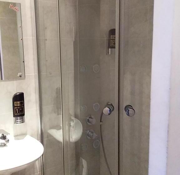 اتاق اکونومی, Baan