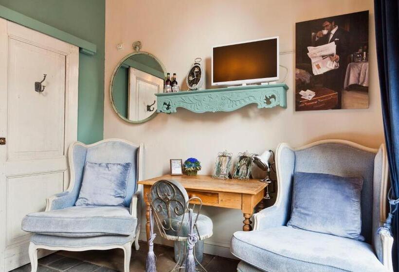 Comfort room with balcony, Diamonds And Pearls