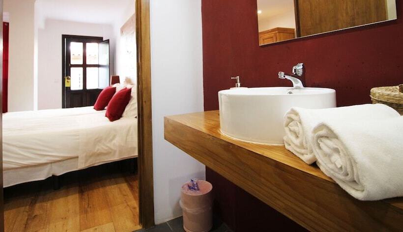 استودیوی استاندارد, Guesthouse Vila Lusitania