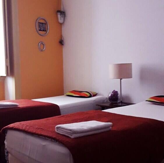 اتاق خانوادگی با سرویس بهداشتی مشترک, Refuge In Santa Marta Hostel