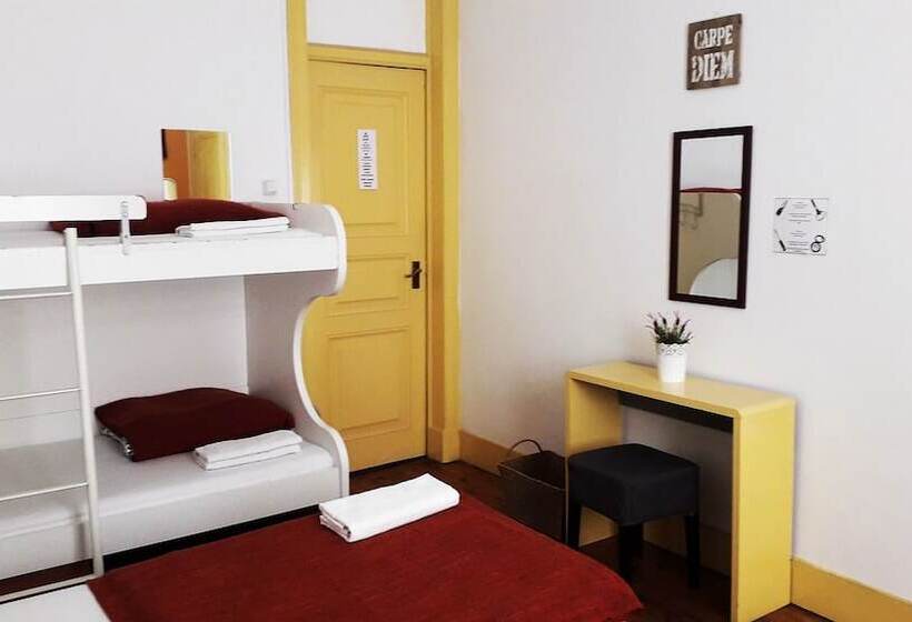 اتاق خانوادگی با سرویس بهداشتی مشترک, Refuge In Santa Marta Hostel