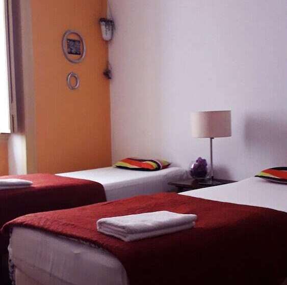 اتاق خانوادگی با سرویس بهداشتی مشترک, Refuge In Santa Marta Hostel