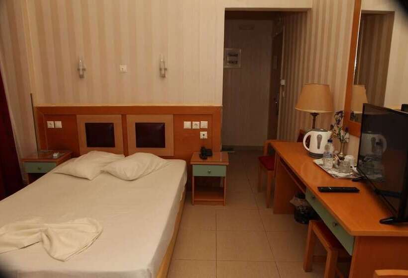 اتاق استاندارد سه نفره, Mantas Seaside Boutique