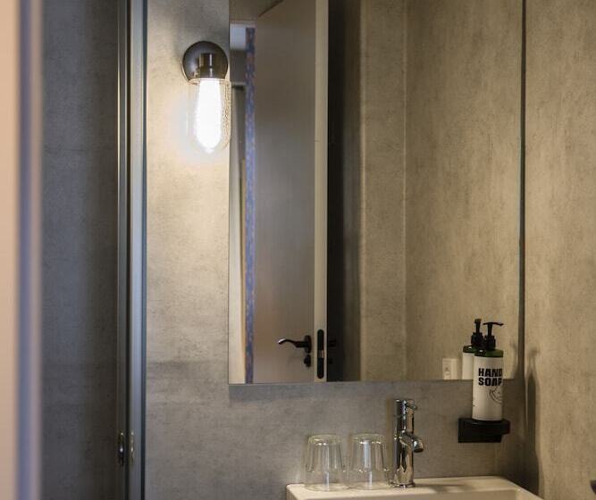 اتاق استاندارد, Room00 Valencia Hostel
