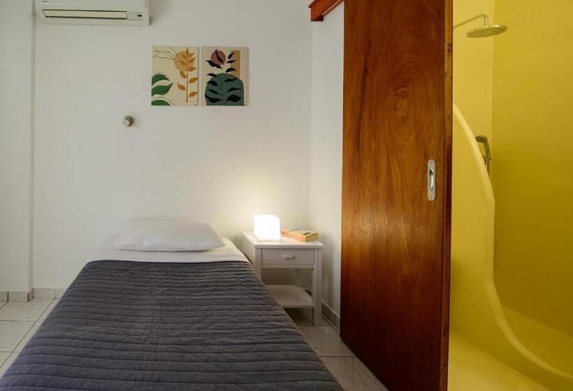 Standard Single Room, Studios Marios