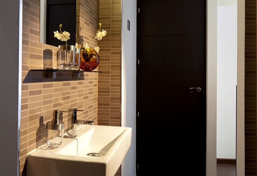 اتاق استاندارد یک نفره, Thc Latina Hostel