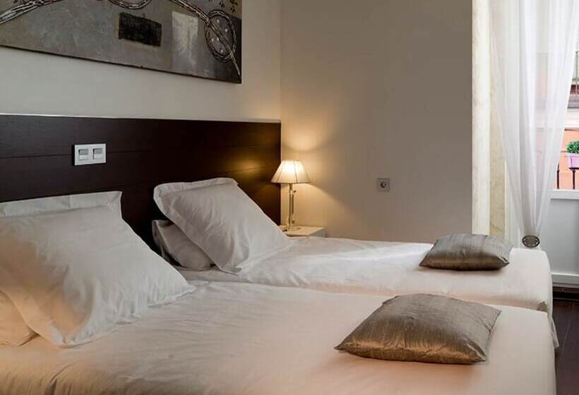 اتاق استاندارد, Thc Latina Hostel