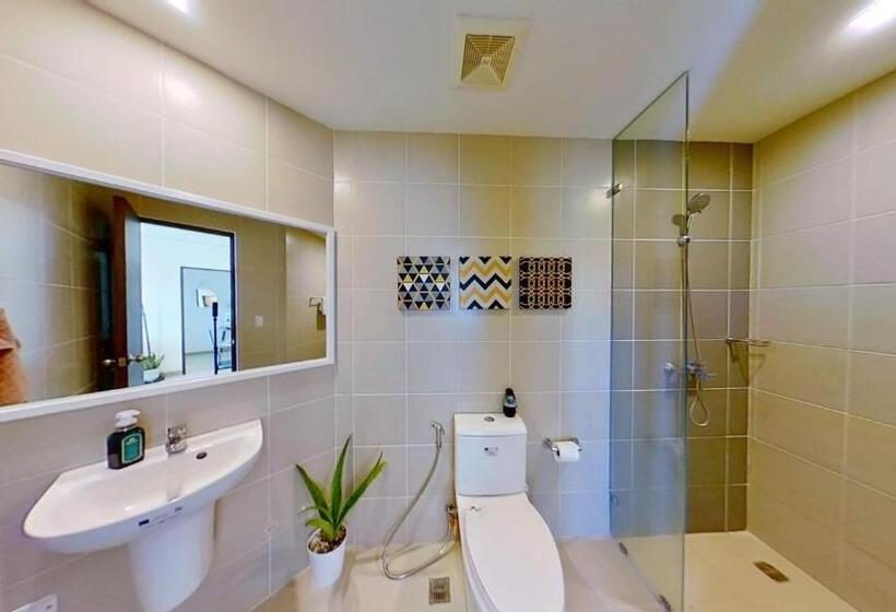 1 Bedroom Penthouse Apartment, 2 Br Corner Executive Suite At Lafayette Park Square Megaworld Blvd Unit 5h