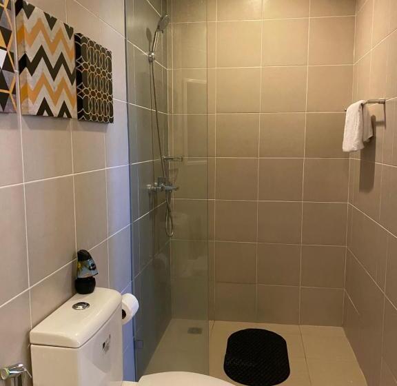 1 Bedroom Penthouse Apartment, 2 Br Corner Executive Suite At Lafayette Park Square Megaworld Blvd Unit 5h