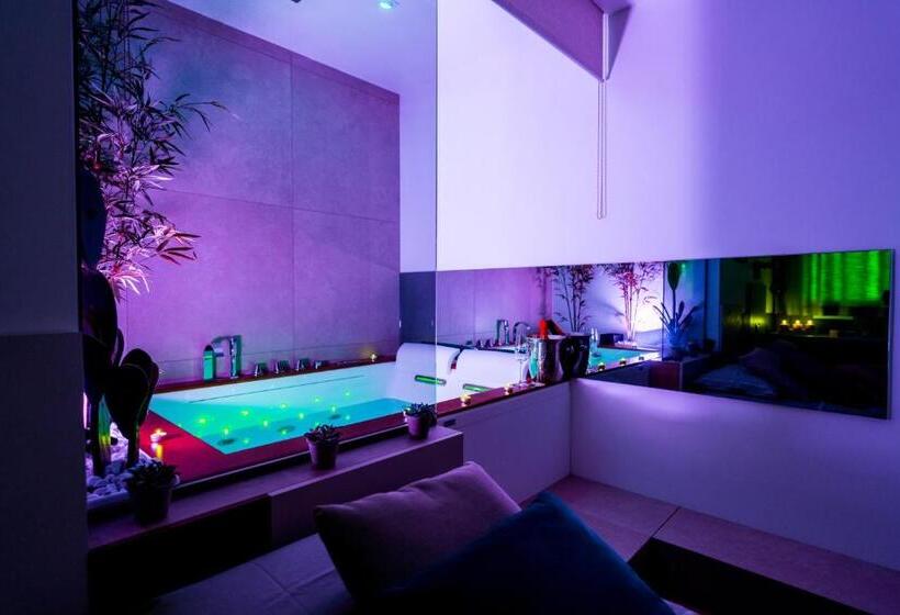 اتاق استاندارد با وان آب گرم, Mc Suite Relax