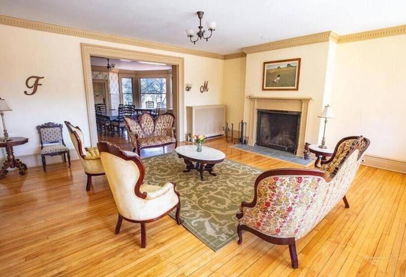 اتاق سوپریور با تخت بزرگ, Franklin Manor Bed And Breakfast