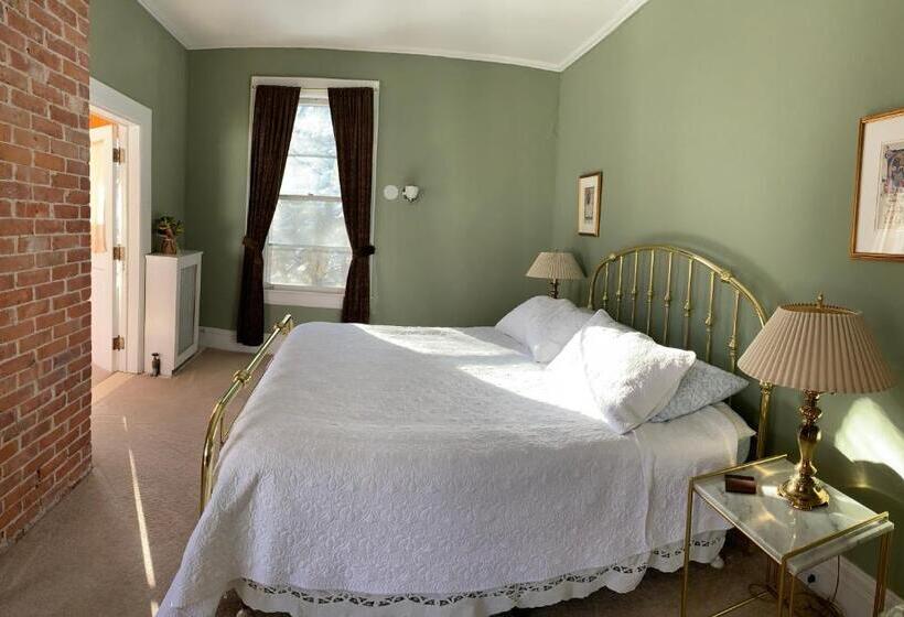 Deluxe Suite King Bed, Franklin Manor Bed And Breakfast