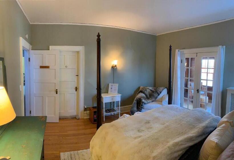 سوییت لوکس, Franklin Manor Bed And Breakfast