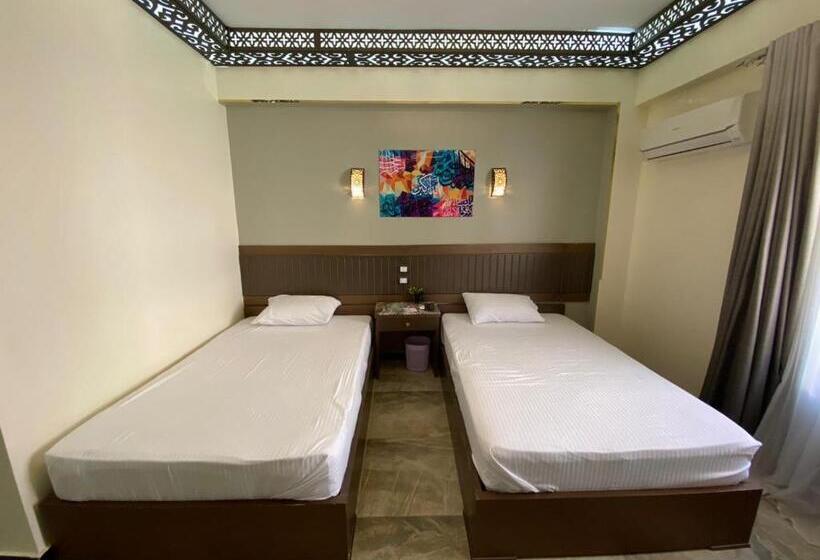 اتاق لوکس, Shabana House