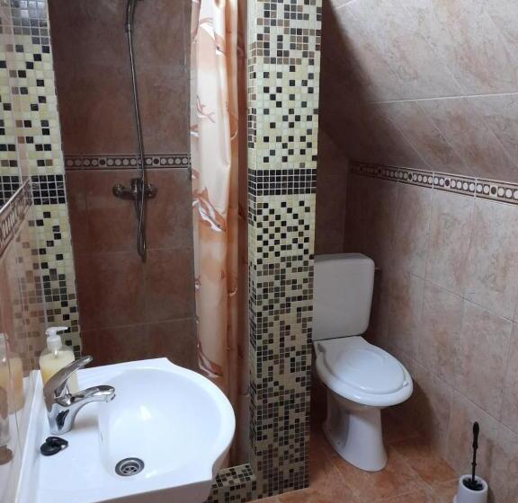 اتاق استاندارد سه نفره, Casa Emy