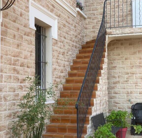 استودیو خانوادگی, O Deux Cèdres