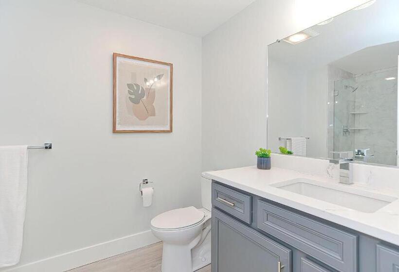 带海景的复工套房, Harbourtown Suites On Plymouth Harbor