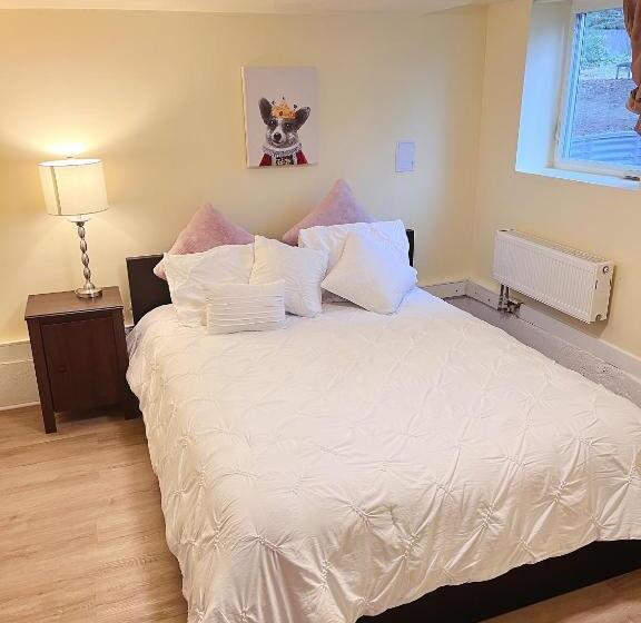 اتاق لوکس, Two Bedrooms Private Sweet Kirkland House