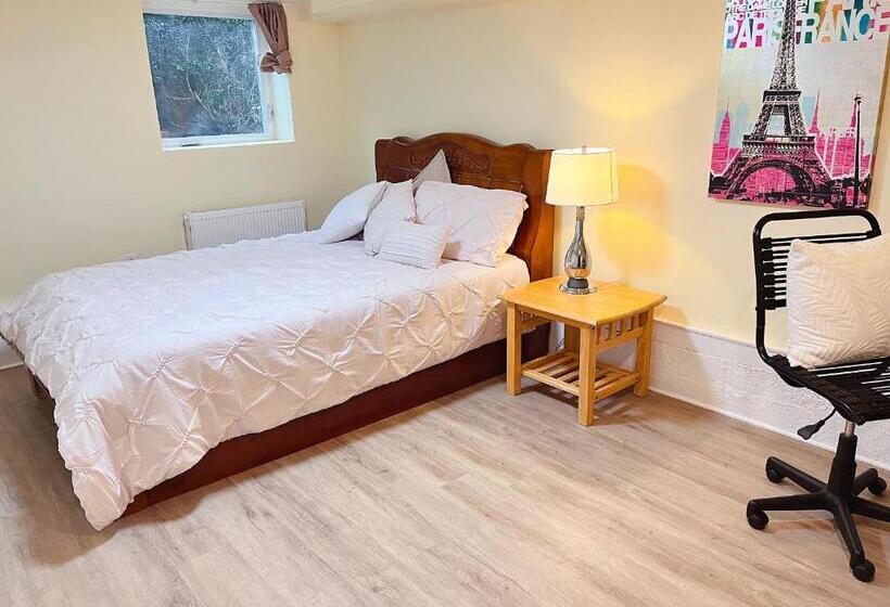 اتاق لوکس, Two Bedrooms Private Sweet Kirkland House