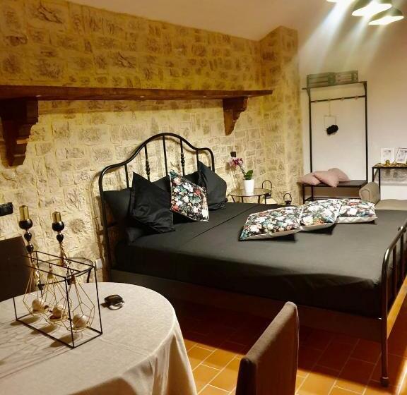 اتاق اکونومی, La Casa Del Fragnone