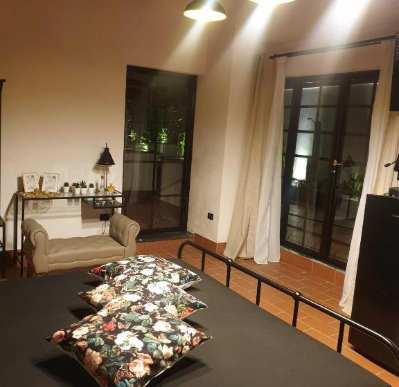 اتاق اکونومی, La Casa Del Fragnone