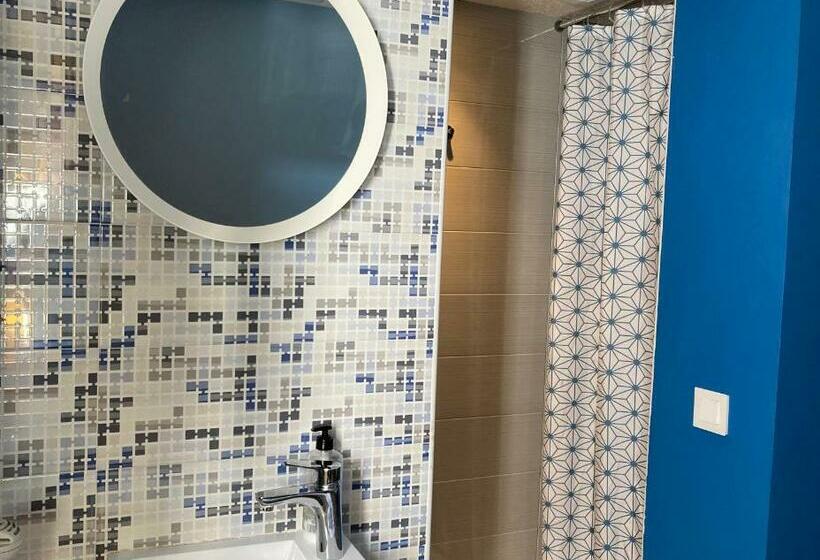 اتاق استاندارد یک نفره, Hostal Baobab