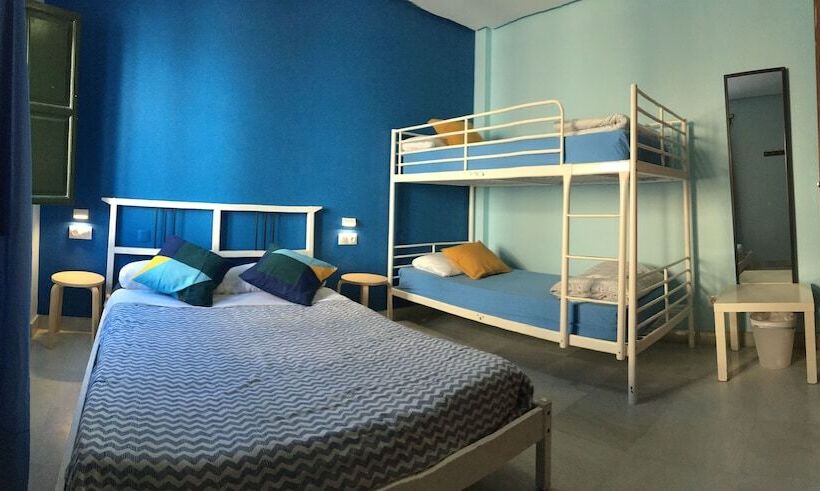 اتاق استاندارد چهار تخته, Hostal Baobab