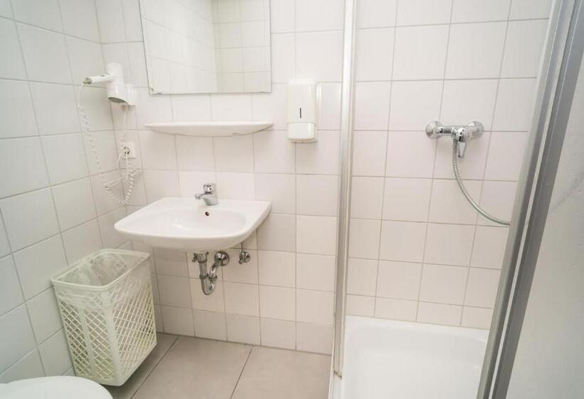 اتاق استاندارد, Babelfish Hostel