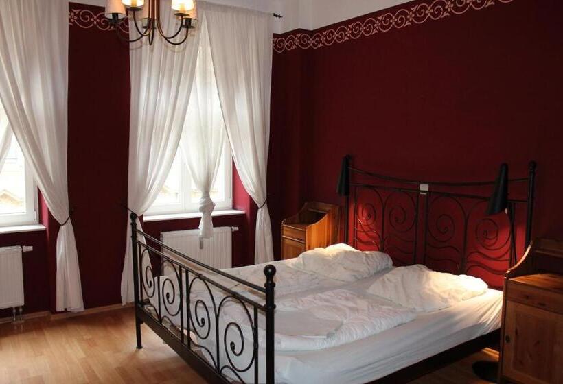 آپارتمان 1 خوابه با بالکن, Hostel Louise 20