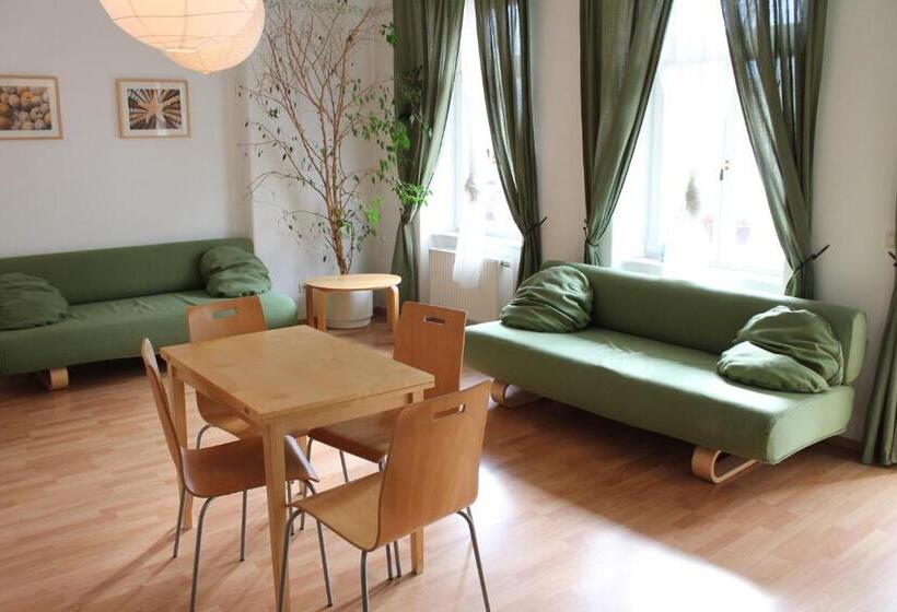 آپارتمان 1 خوابه با بالکن, Hostel Louise 20
