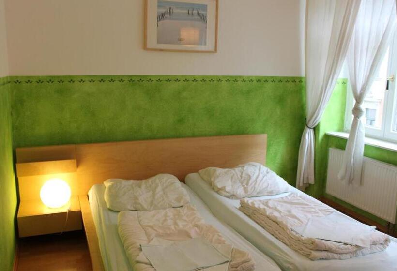 آپارتمان 1 خوابه با بالکن, Hostel Louise 20