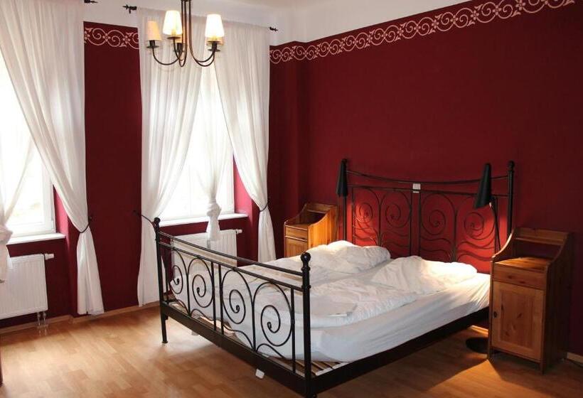 آپارتمان 1 خوابه با بالکن, Hostel Louise 20