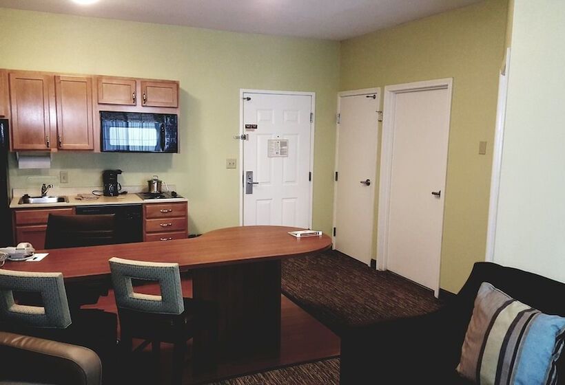 Suite, Candlewood Suites Oklahoma Citymoore