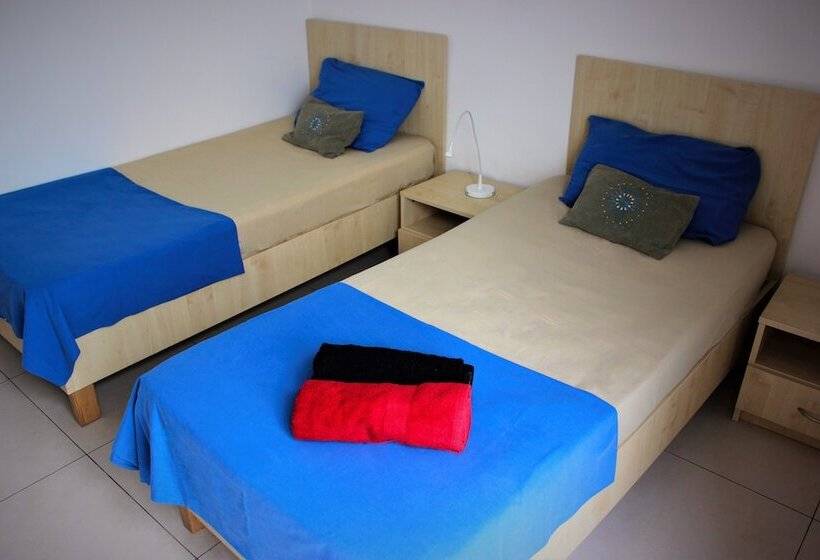 اتاق استاندارد با سرویس بهداشتی مشترک, Hostel Malti Budget