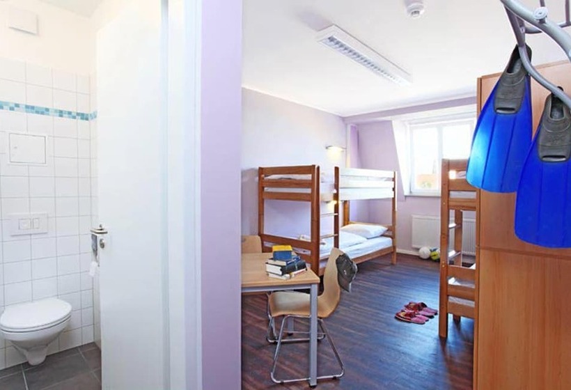 3-Bett-Standardzimmer, Industriepalast Hostel Berlin