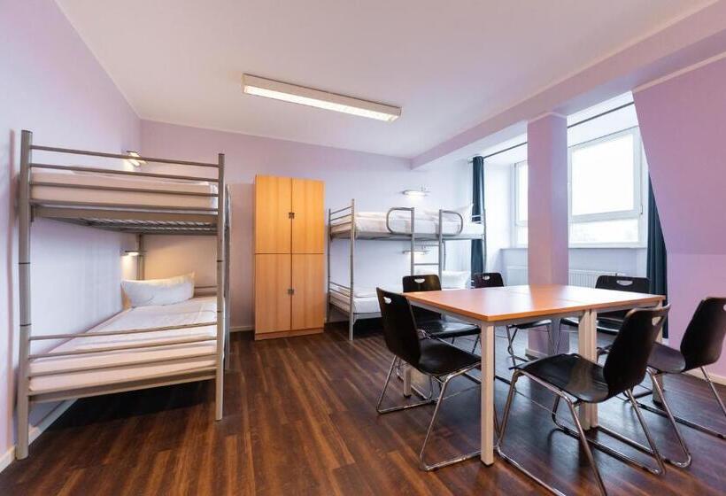 Standard Quadruple Room, Industriepalast Hostel Berlin