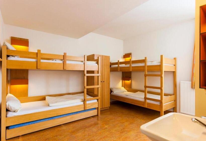 اتاق استاندارد چهار تخته, Jugendherberge Garmisch Partenkirchen   Membership Required!