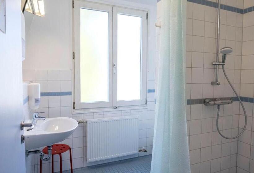 اتاق استاندارد چهارنفره با سرویس بهداشتی مشترک, Jugendherberge Lübeck Vor Dem Burgtor