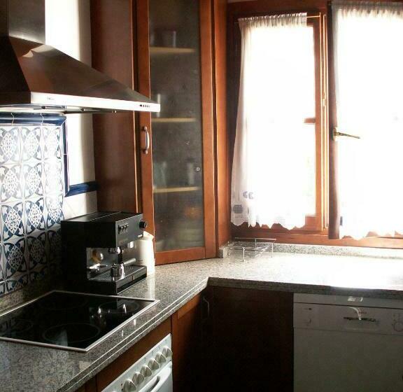 2 Bedroom Apartment with Terrace, Oasis Backpackers  Hostel Granada