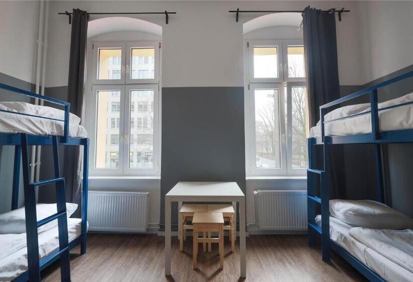 اتاق راحتی سه تخته, Pegasus Hostel Berlin