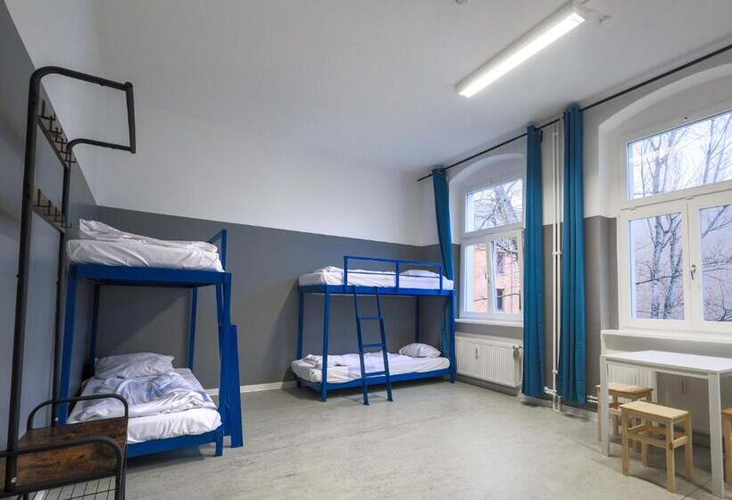 تختخواب در اتاق مشترک, Pegasus Hostel Berlin