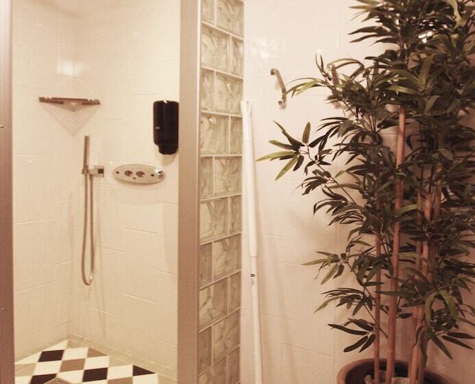 Economy Room Shared Bathroom, Skanstulls Hostel