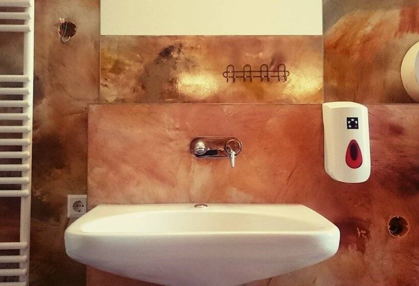 تختخواب در اتاق مشترک, Sunflower Hostel Berlin