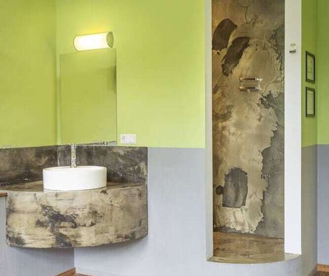 اتاق استاندارد با سرویس بهداشتی مشترک, Sunflower Hostel Berlin